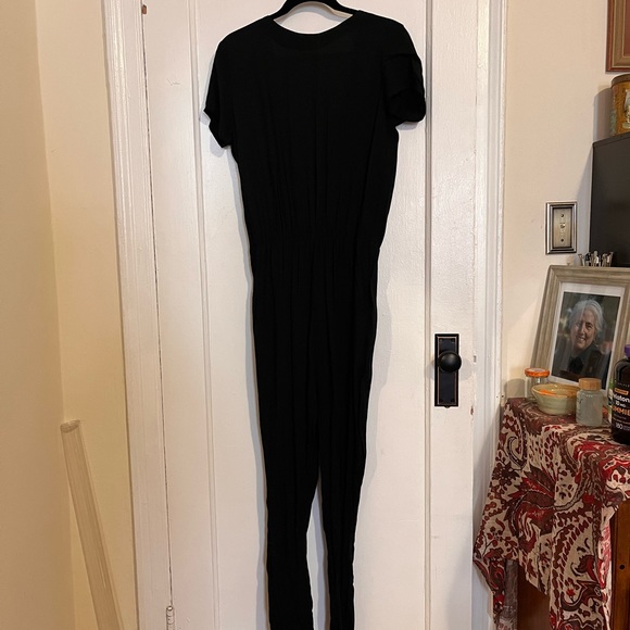 Moss Copenhagen cap-sleeved backless jumpsuit - Picture 2 of 3